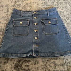 American Eagle Outfitters Button-Front Denim Mini Skirt Size: 6